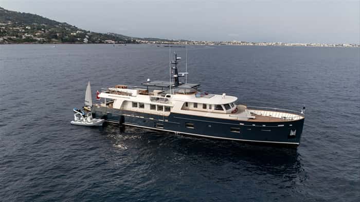ARAOK II 33m motor yacht charter, photo 2