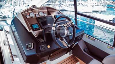 Cockpit Helm
