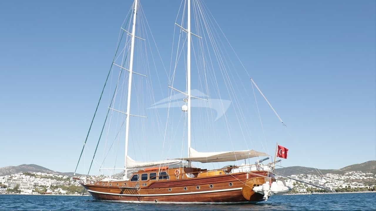 LADY CHRISTA yacht charter
