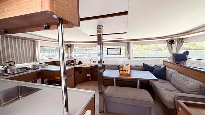 KERRY LEE 14m sailing yacht charter, photo 5