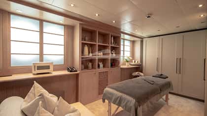 FRIENDSHIP 53m motor yacht charter, photo 11