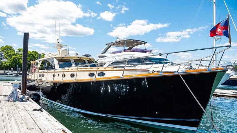 GEM 20m motor yacht charter, photo 10