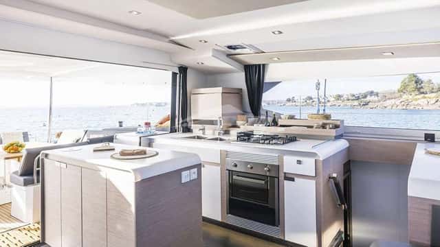 SECOND WIND yacht charter photo 2