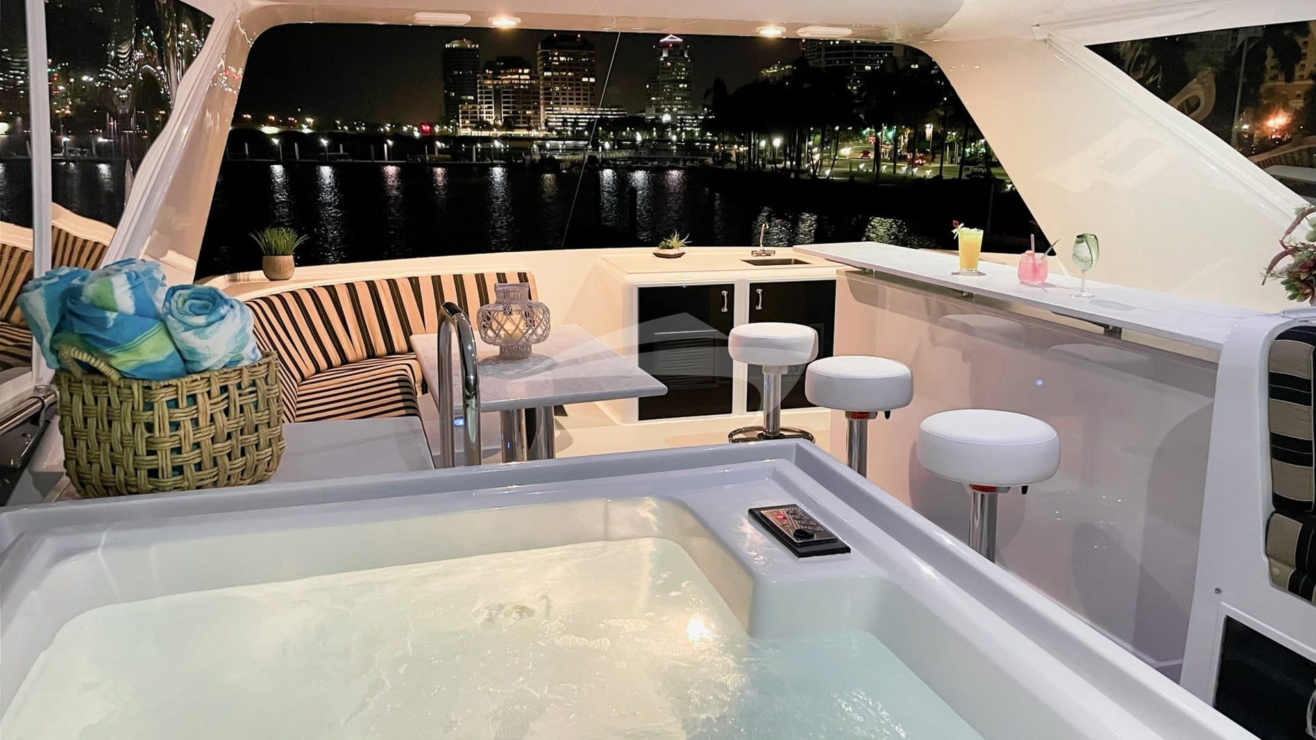 Flybridge Jacuzzi