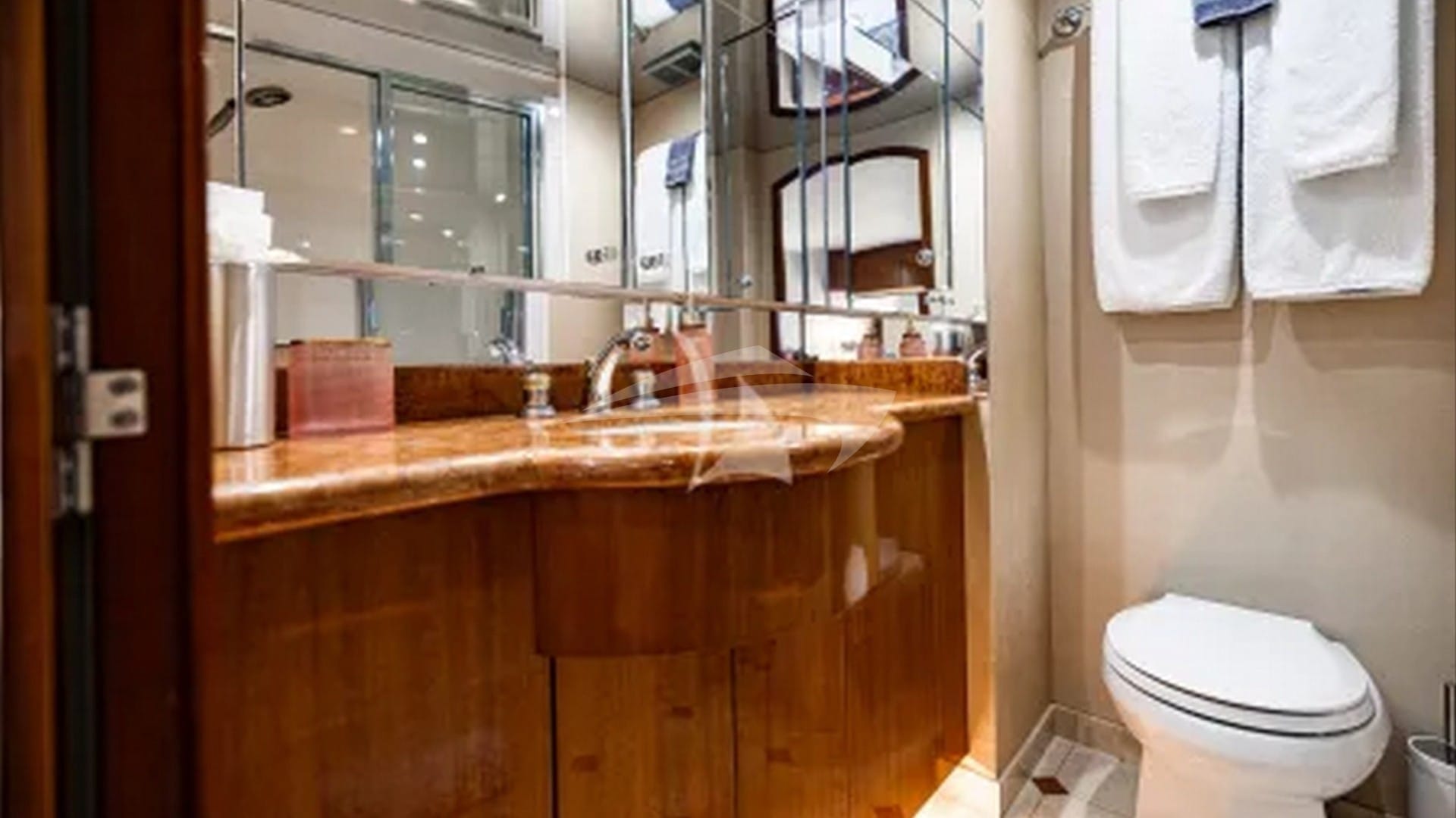 Strb Double Cabin Bathroom