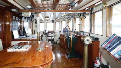 Wheelhouse with guest seating