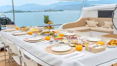 Aft Dining Area