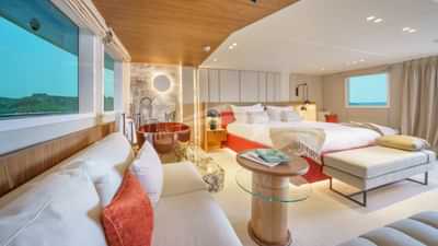 Full beam master stateroom on upper deck