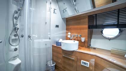 SUMMER THERAPY 21m motor yacht charter, photo 13