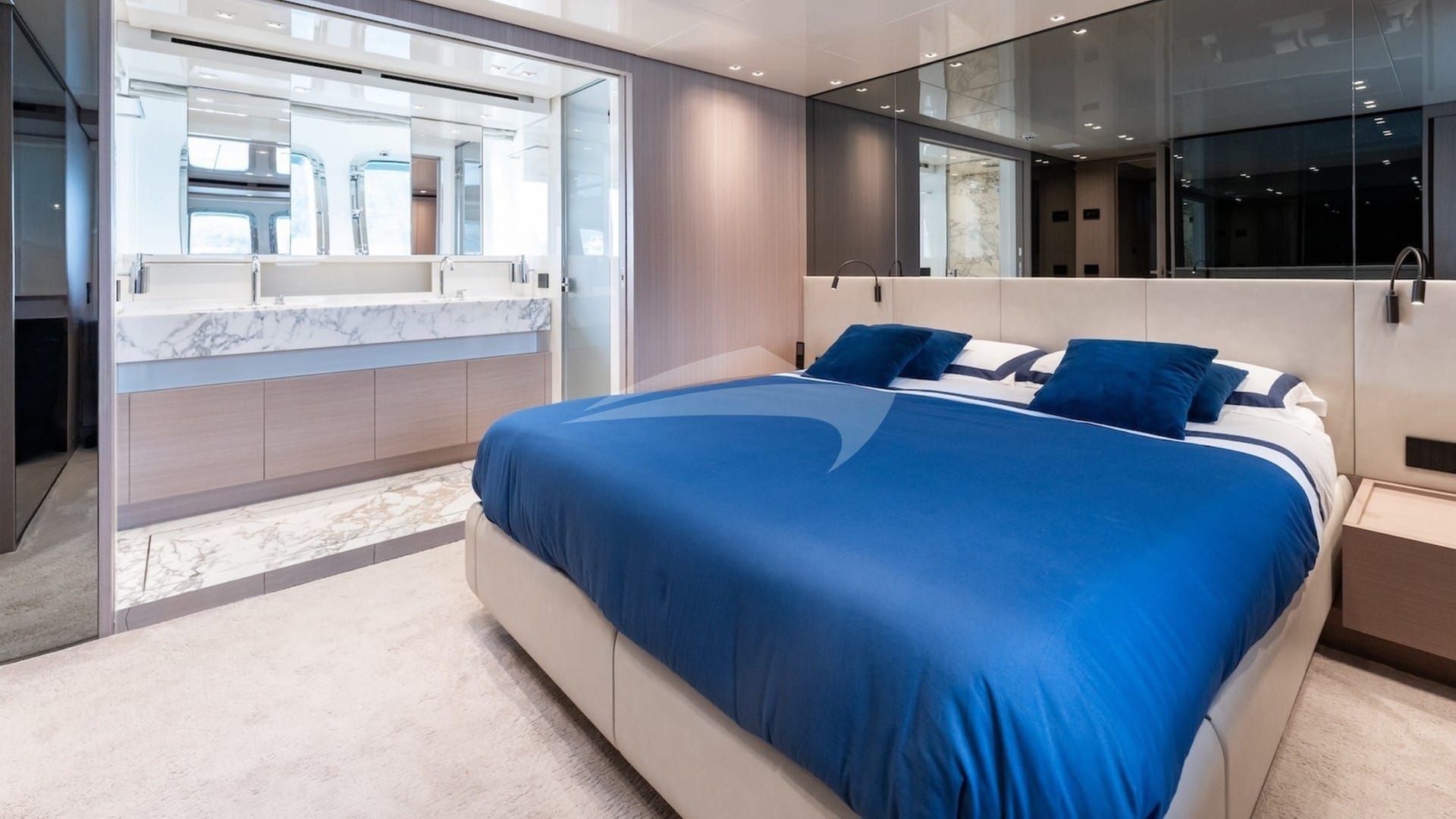 Full beam master stateroom