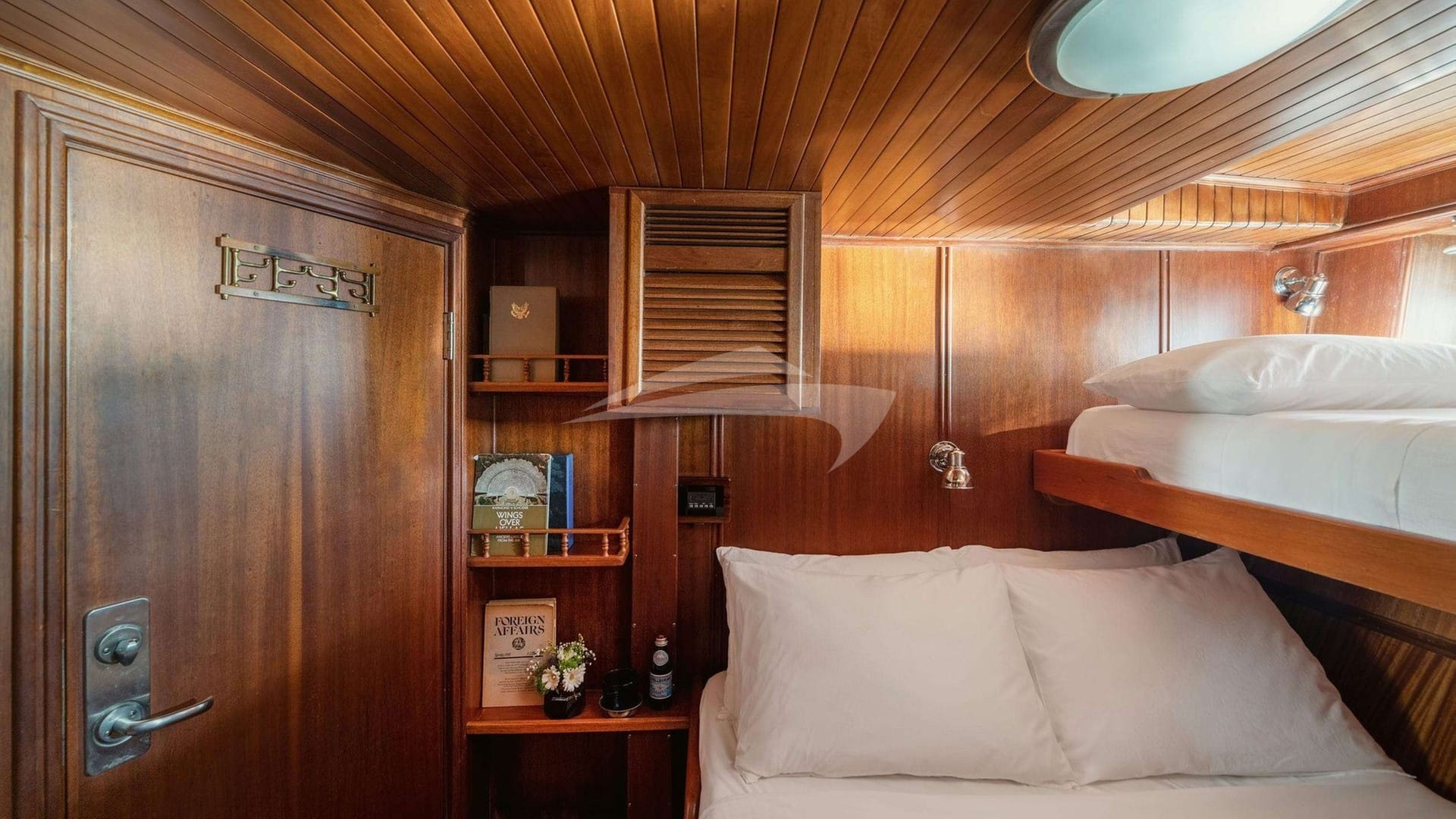 Guest Cabin with Pullman