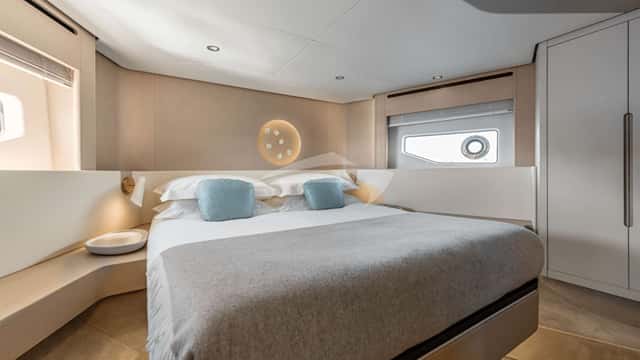 DONNA yacht charter photo 5