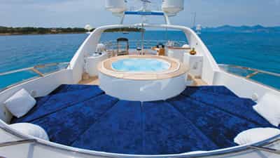 Deck Jacuzzi and Sunpads