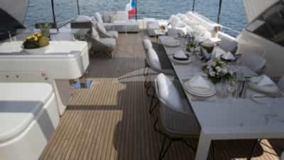 Flybridge Dining