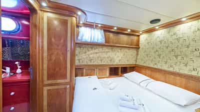 Double cabin