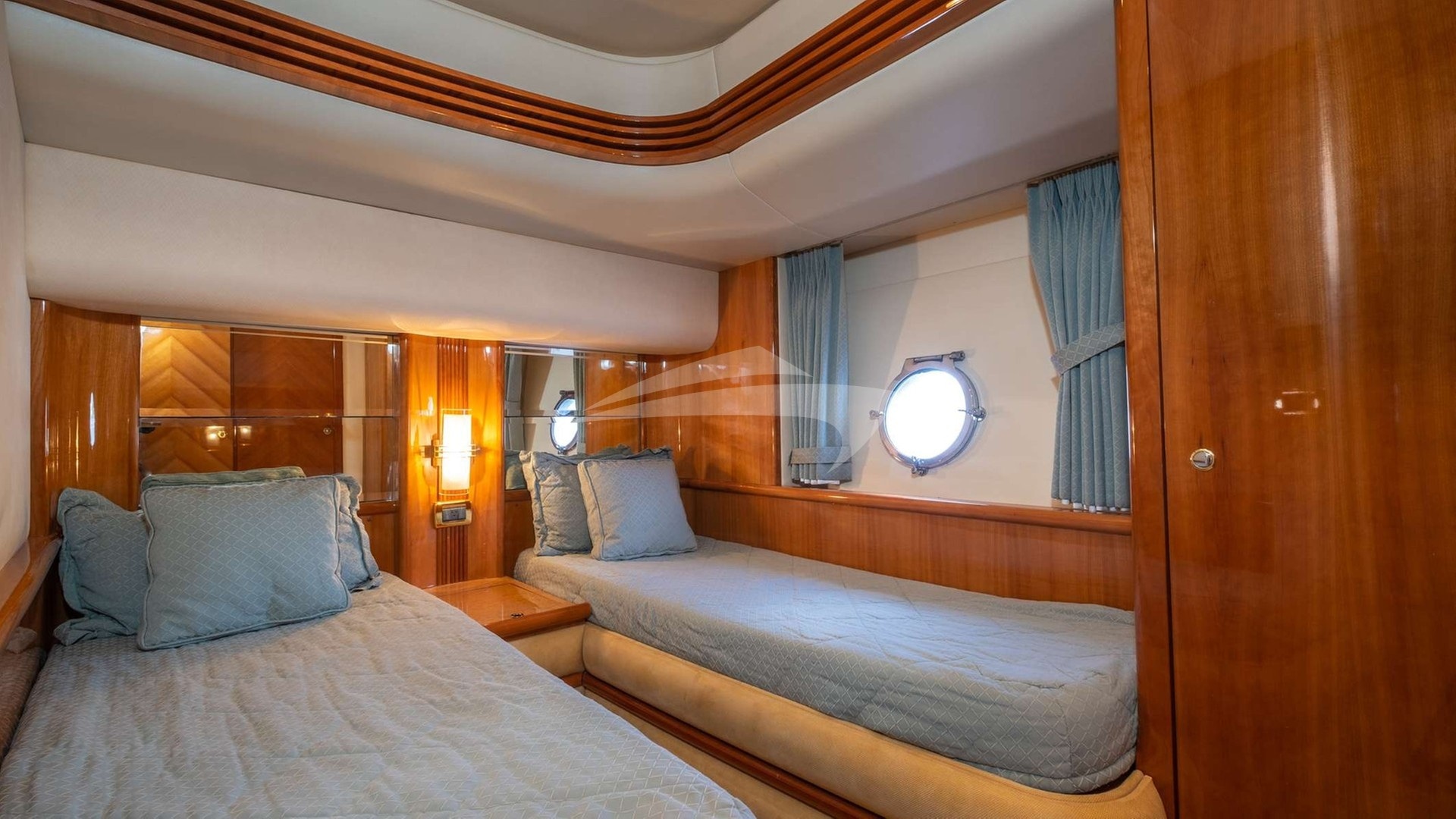 Twin Cabin
