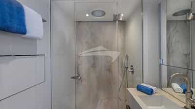 FanstasticToo-WEB-27VIP CABIN 4