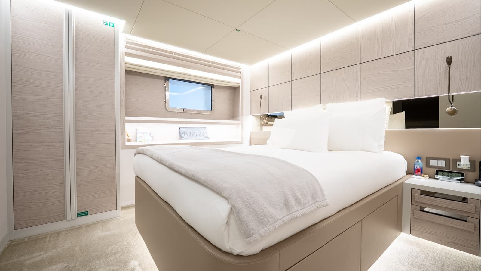 EAU LA LA, photo from the yacht portfolio 14