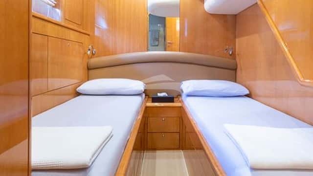 C&A yacht charter photo 4
