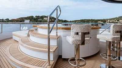 Deck Jacuzzi