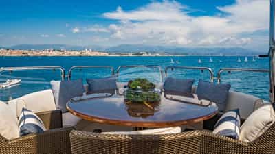 Top Deck Dining