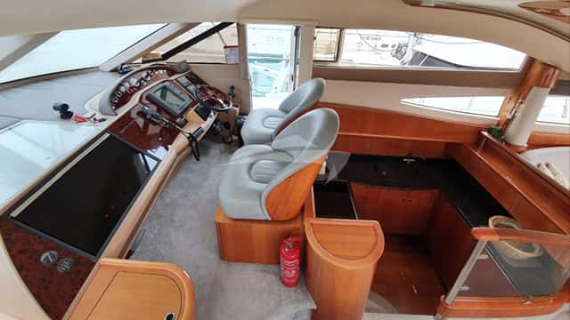 BATEAU 9 yacht charter photo 5