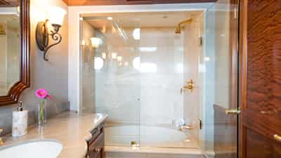 Starboard Aft Bath