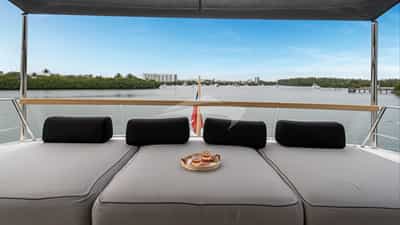 Flybridge Loungers