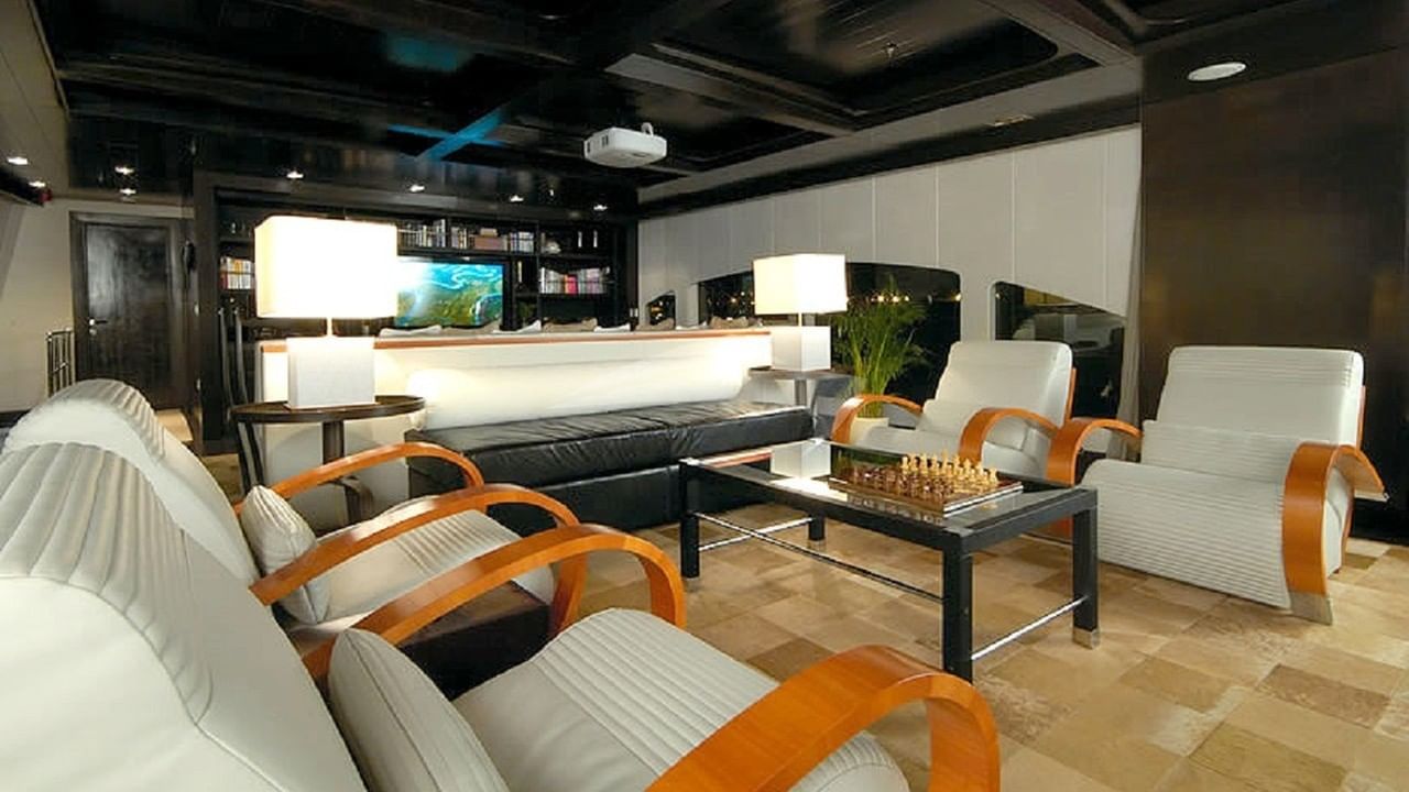 Upper Lounge