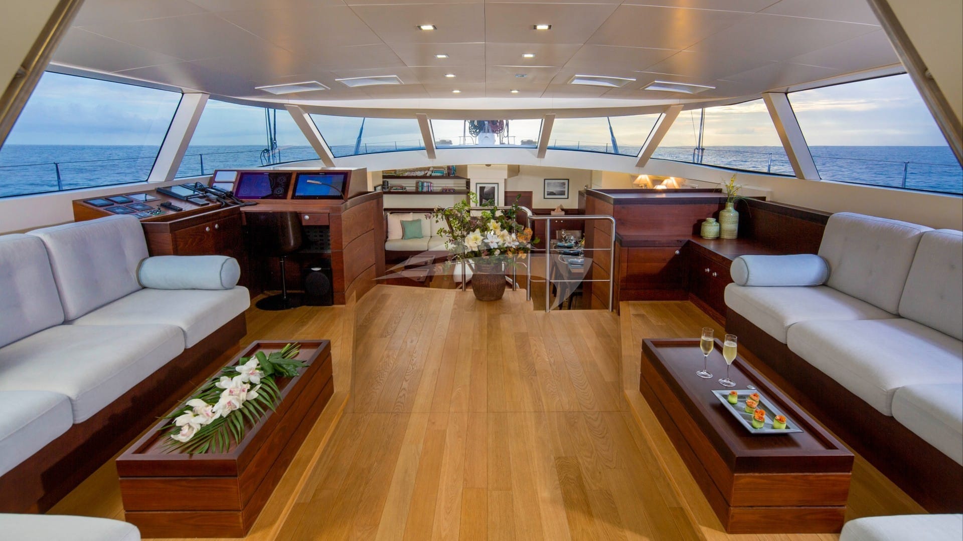 RADIANCE upper salon with panoramic views