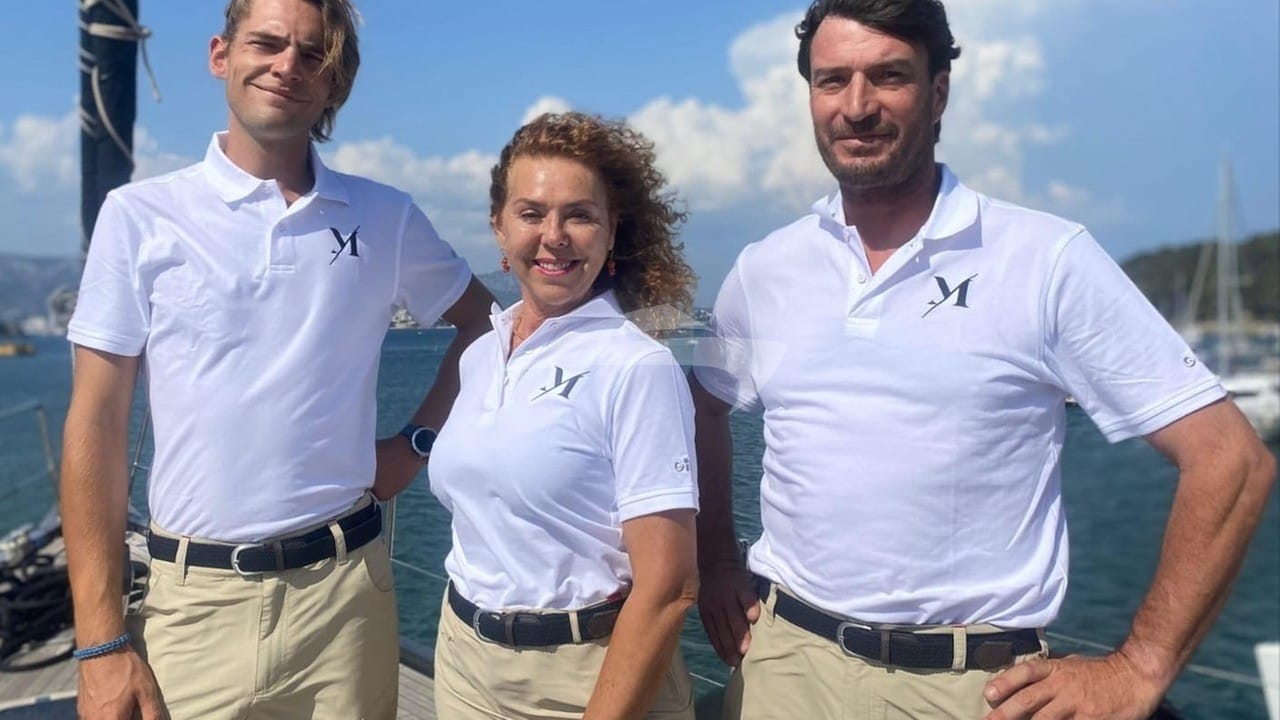 Luxury charter yacht crew for MAOYA