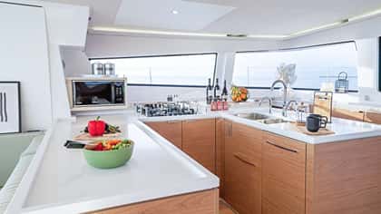 CHILLIN HUT 17m sailing yacht charter, photo 11