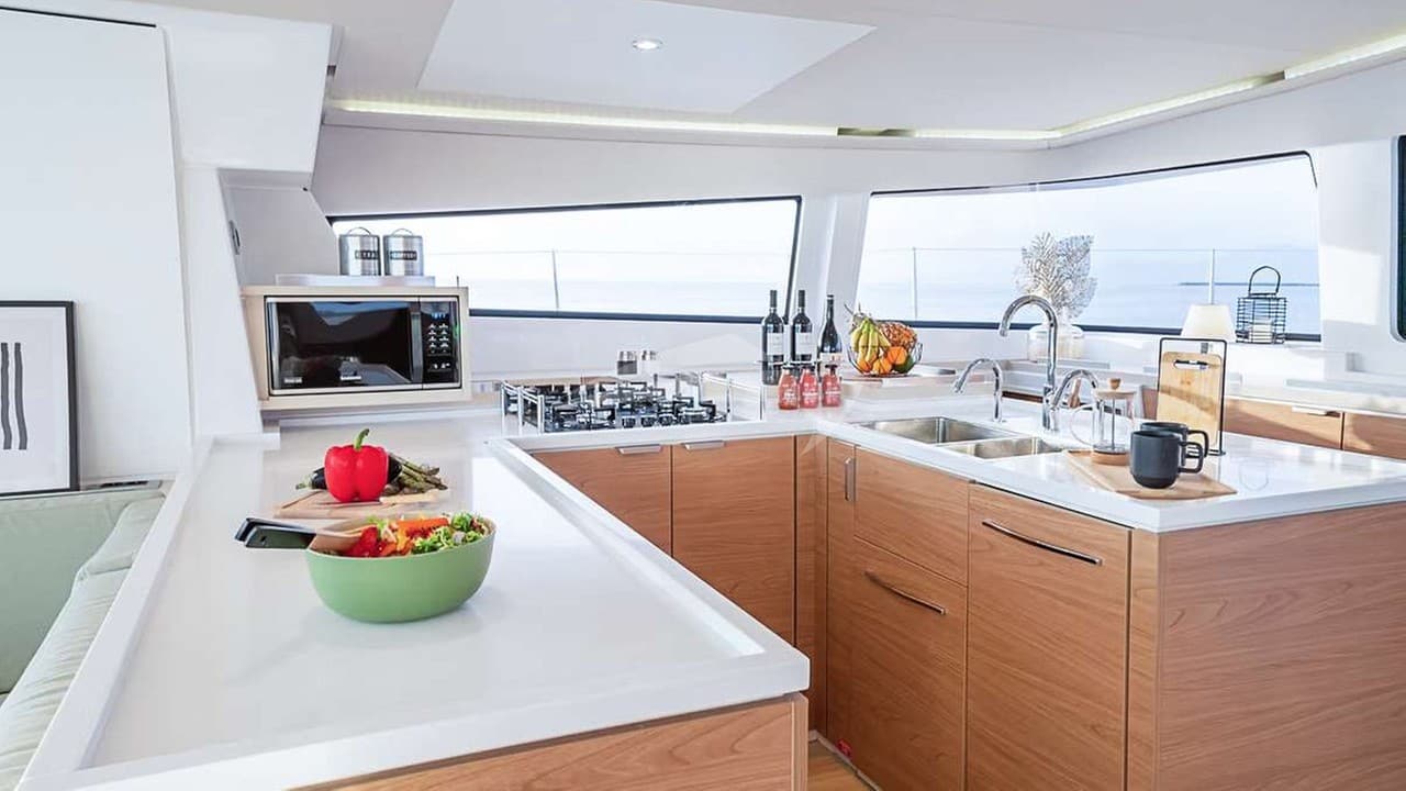CHILLIN HUT, photo from the yacht portfolio 10