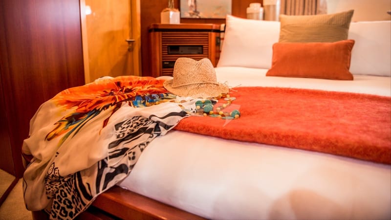 Guest cabin
