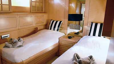 Guest twin cabin