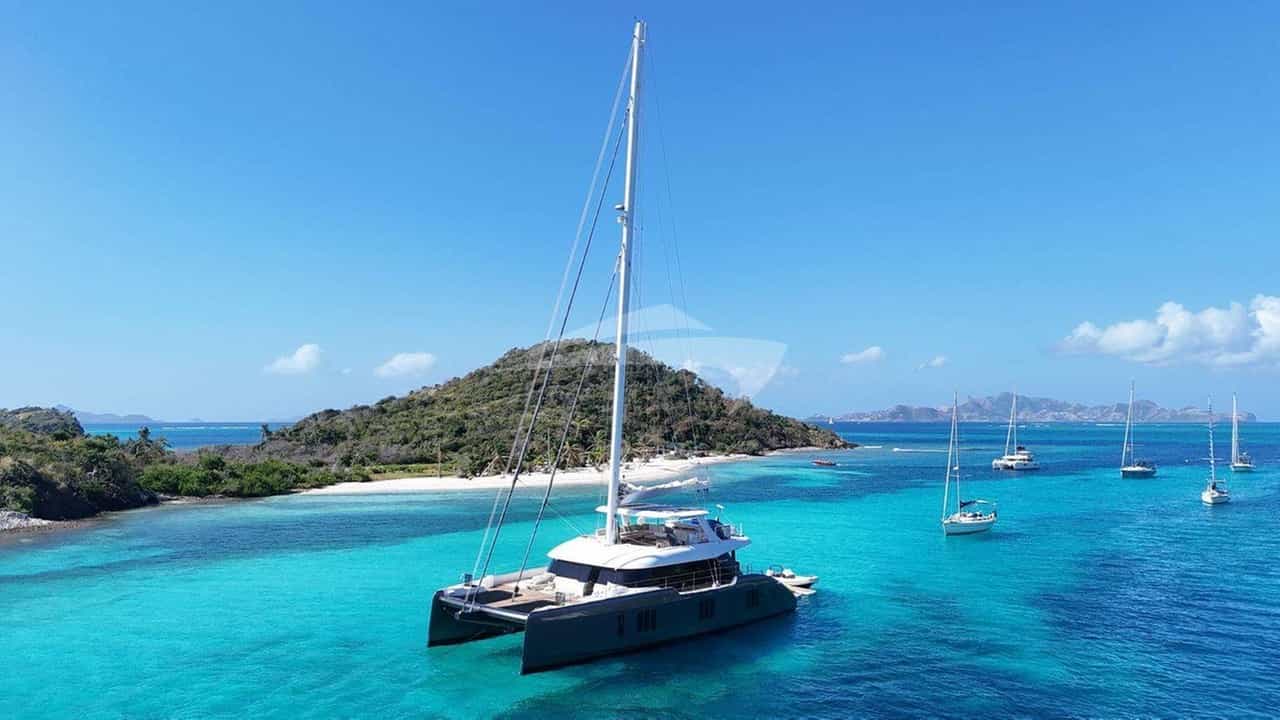 YOLO yacht charter