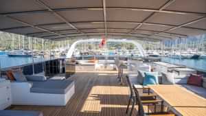 NORTH WINDYacht Charter