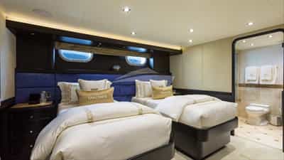 KING CABIN/ CONVERTIBLE 2