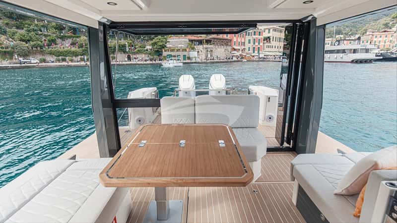 SAXDOR 400 GTO 12m motor yacht charter, photo 6