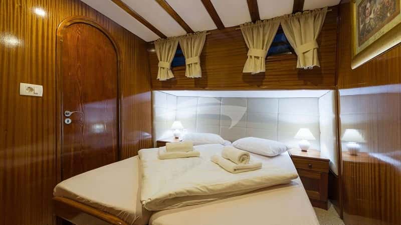 LINDA 32m motor yacht charter, photo 9