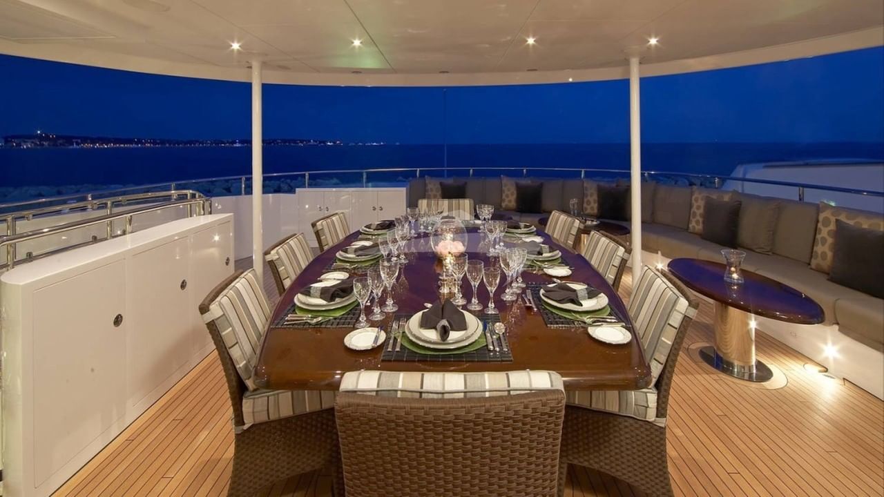 Upper Deck Al Fresco Dining