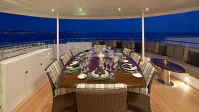 Upper Deck Al Fresco Dining