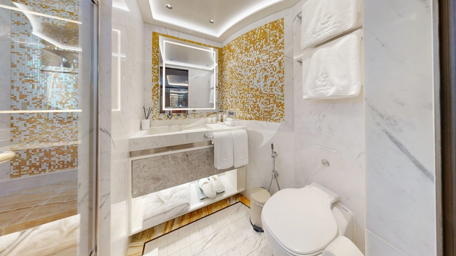 Twin Bathroom - Port