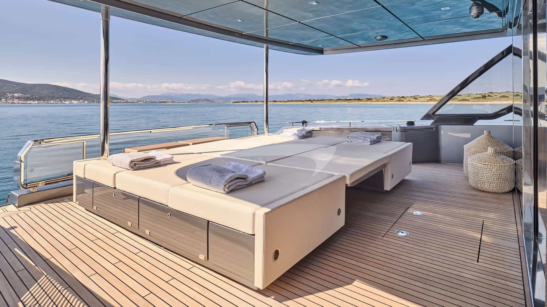 Main Deck Aft Sunpads