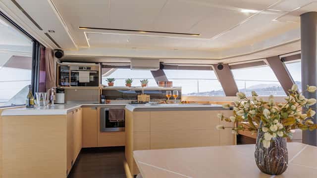 ARIVA yacht charter photo 4