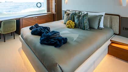 R&R 29m motor yacht charter, photo 13