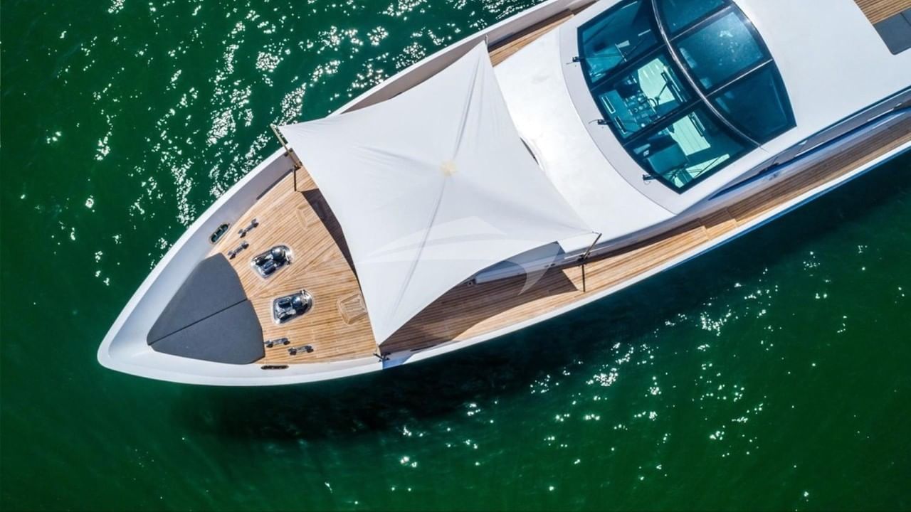 Deck area with sun shade