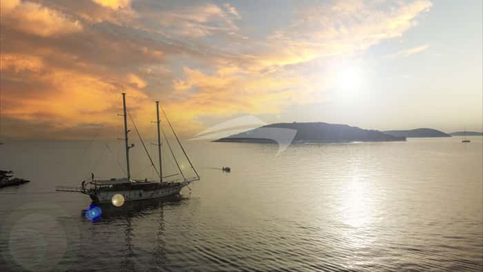PHOENIX BRONZE 31m sailing yacht charter, photo 5