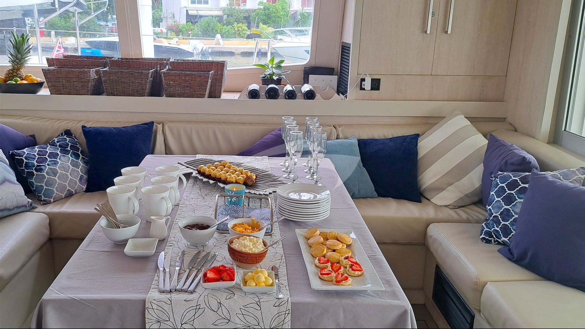 The saloon table area