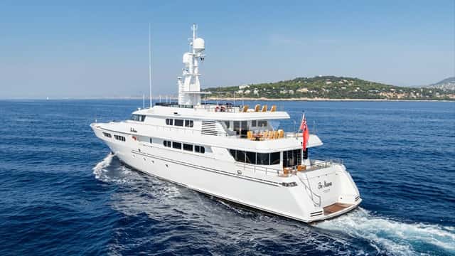 TE MANU yacht charter photo 2